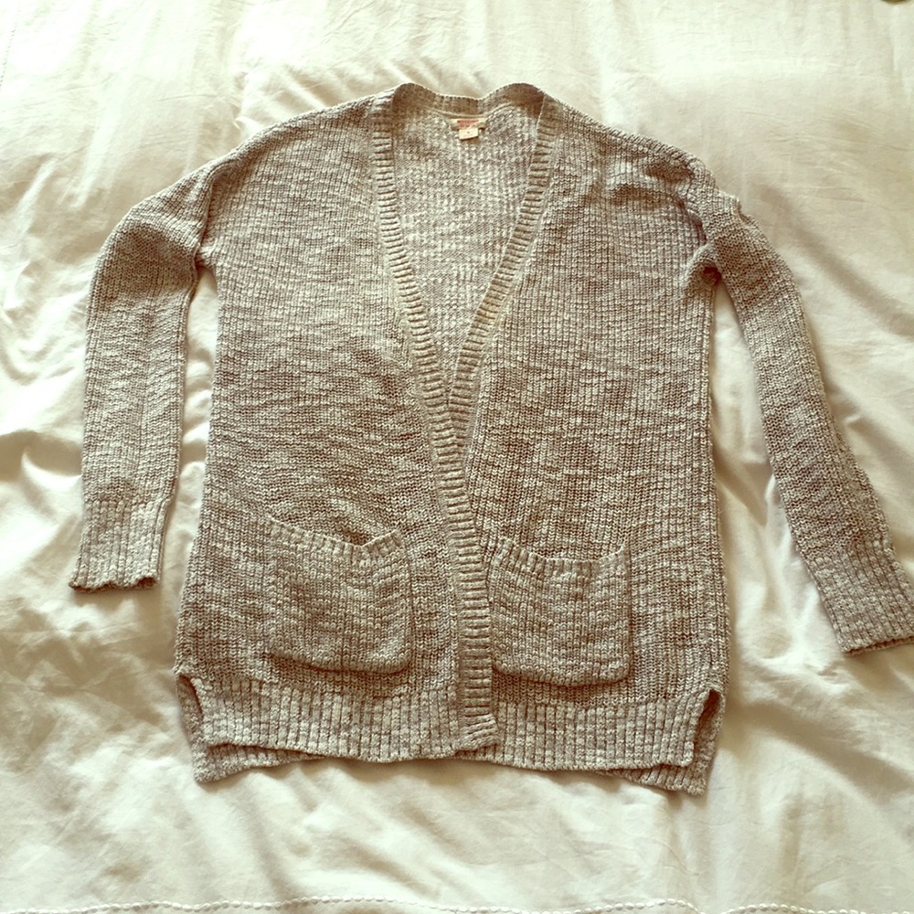 Cardigan sweater